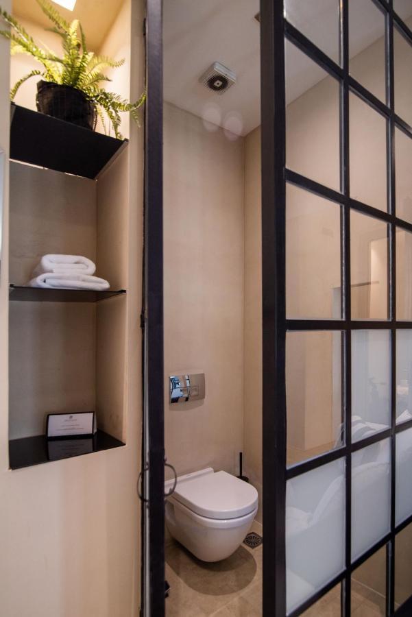Emporikon Athens Hotel Екстер'єр фото